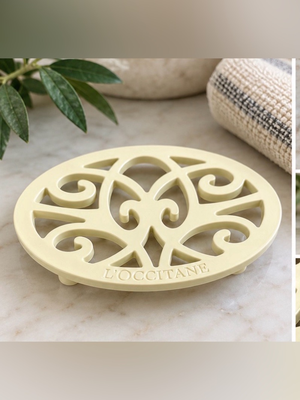 L’Occitane Decorative Soap Dish / Trivet – Ivory Fleur-de-Lis Scroll Design
